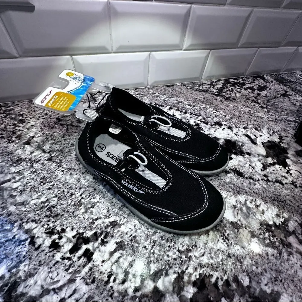 NWT Speedo Water Shoes